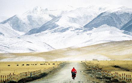 De gick sju år mellan cykelturerna tvärs genom Kina. Varje resa innebar 400 mil i sadeln.