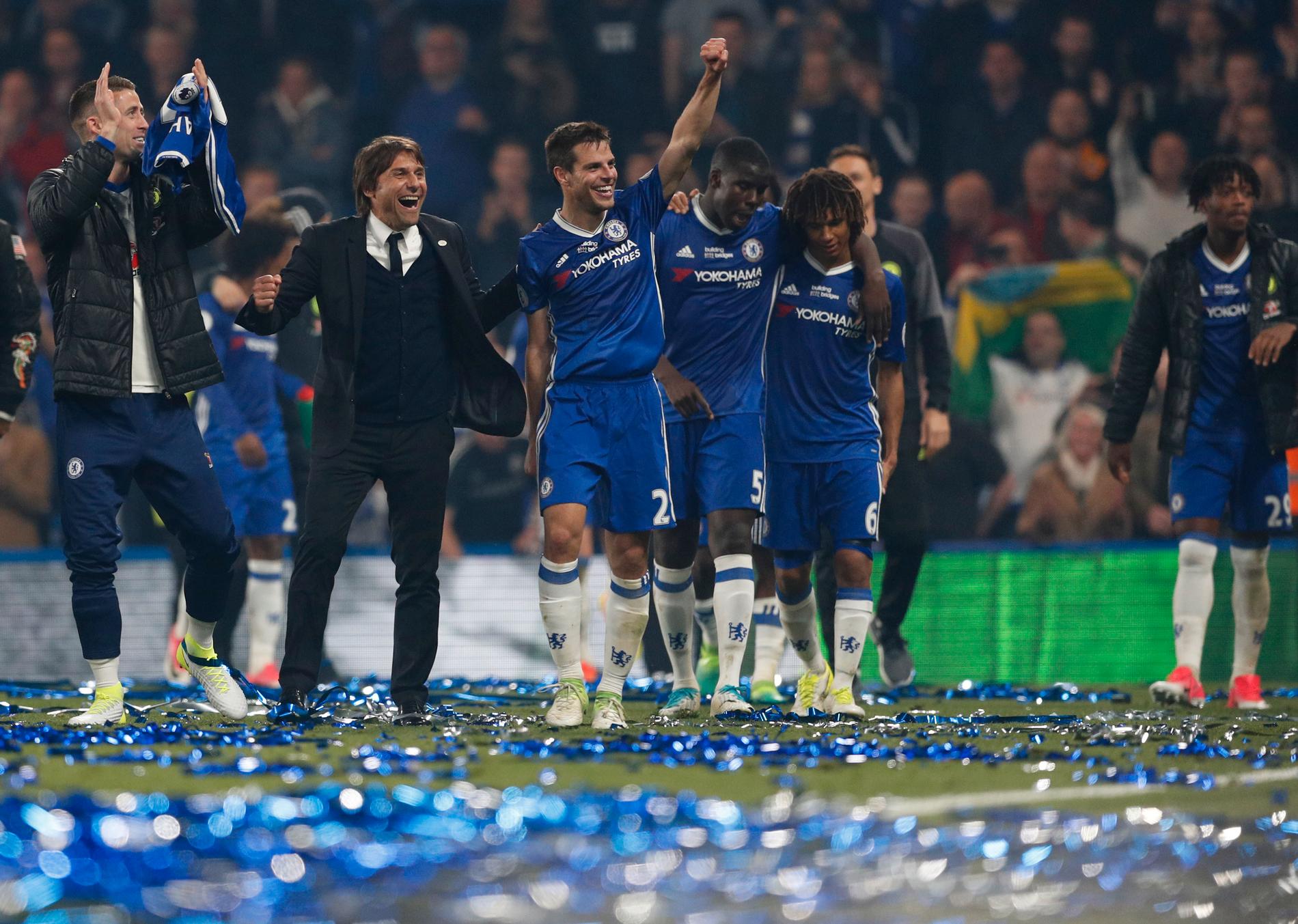 PL-mästarna Chelsea firar titeln