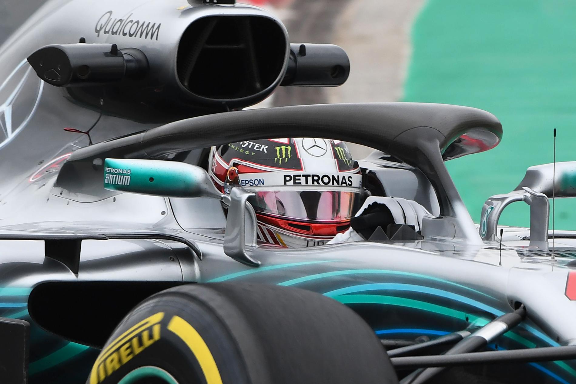 Mercedes Lewis Hamilton snabbast efter träningen inför Kinas GP i F1