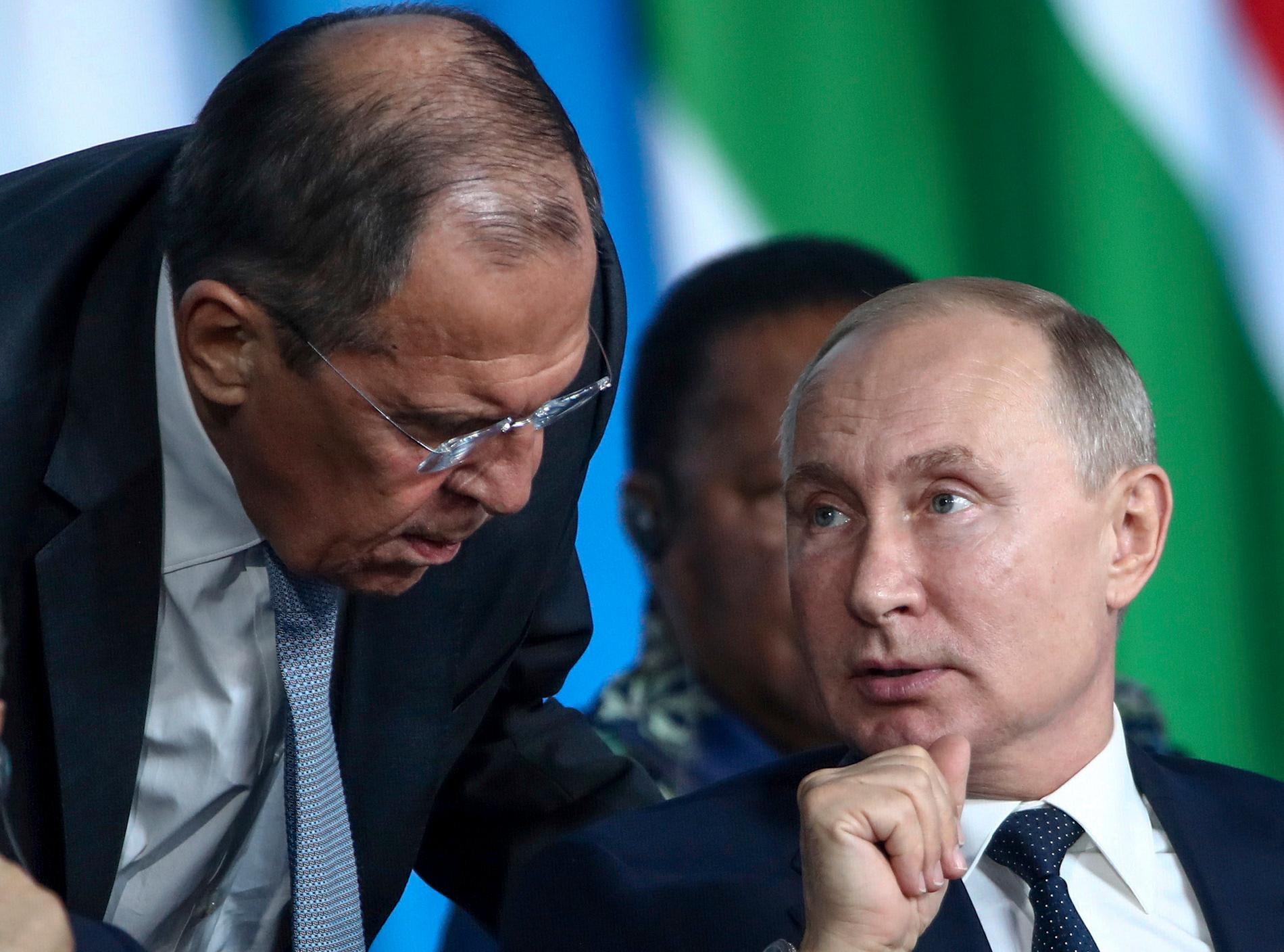 Lavrov står för en hårdare rysk linje, enligt bedömare.