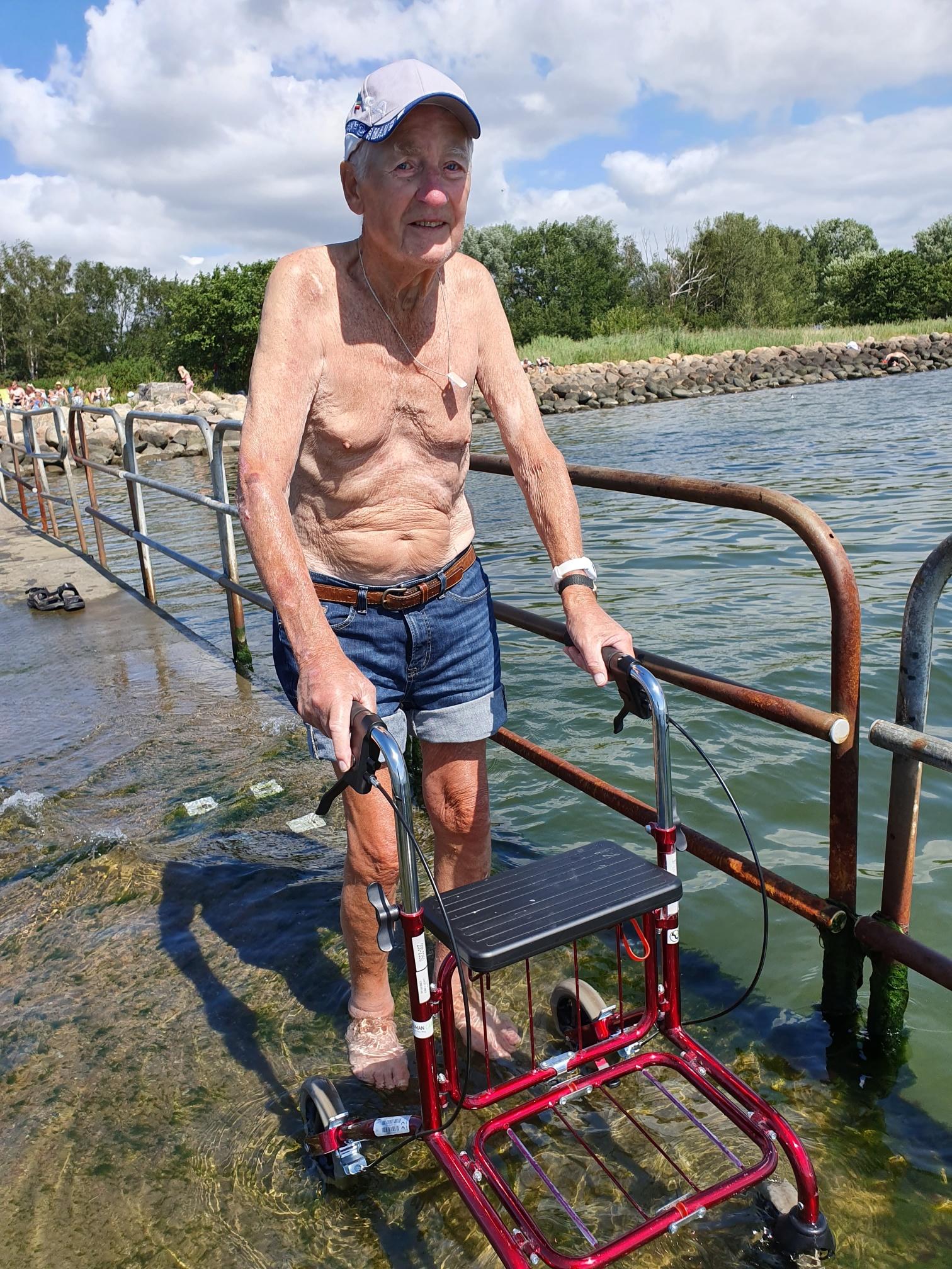 Birger, 97, fick känna på vattnet för första gången på 35 år.