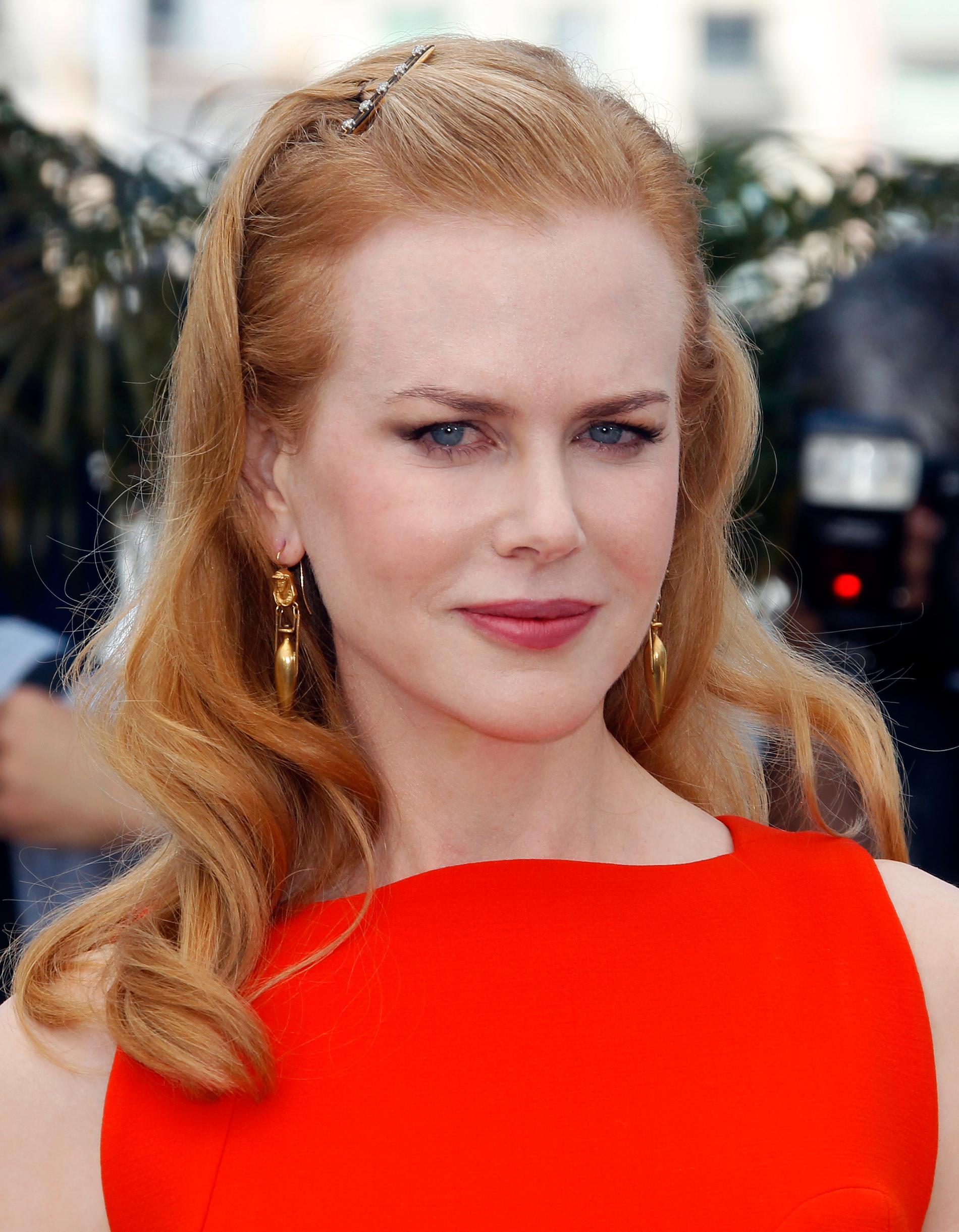 Kidman glänste i rött på röda mattan i Cannes.