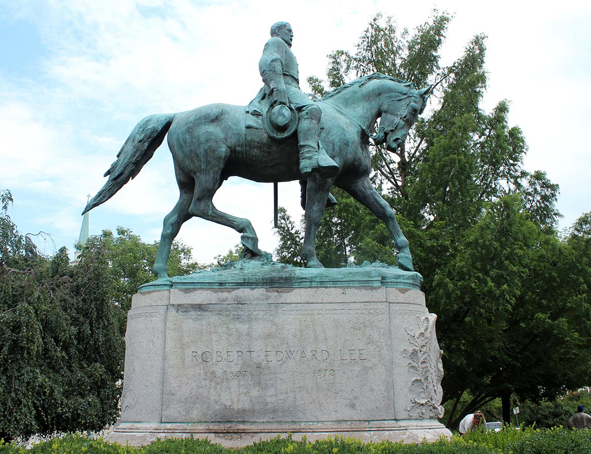 En Robert E. Lee-staty i Charlottesville. 