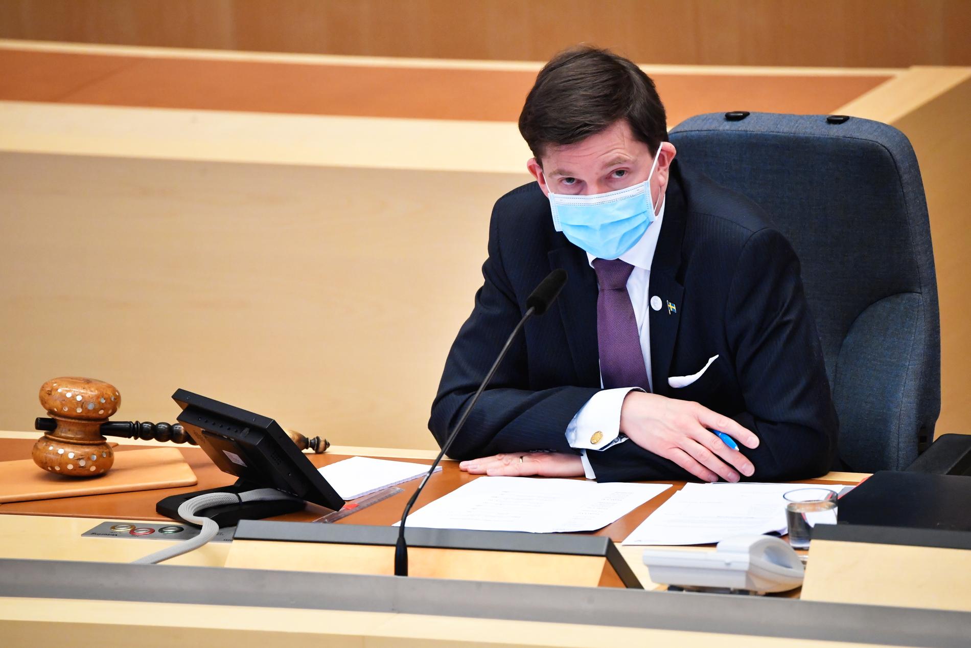 Talman Andreas Norlén kommer, liksom samtliga riksdagsledamöter, att bära munskydd under misstroendeomröstningen på måndag. Arkivbild.