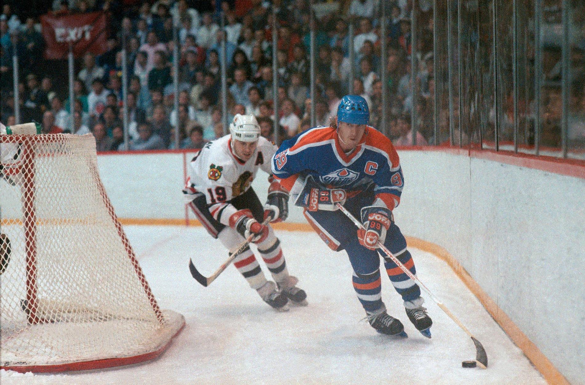 Wayne Gretzky på isen, här mot Chicago 1987.