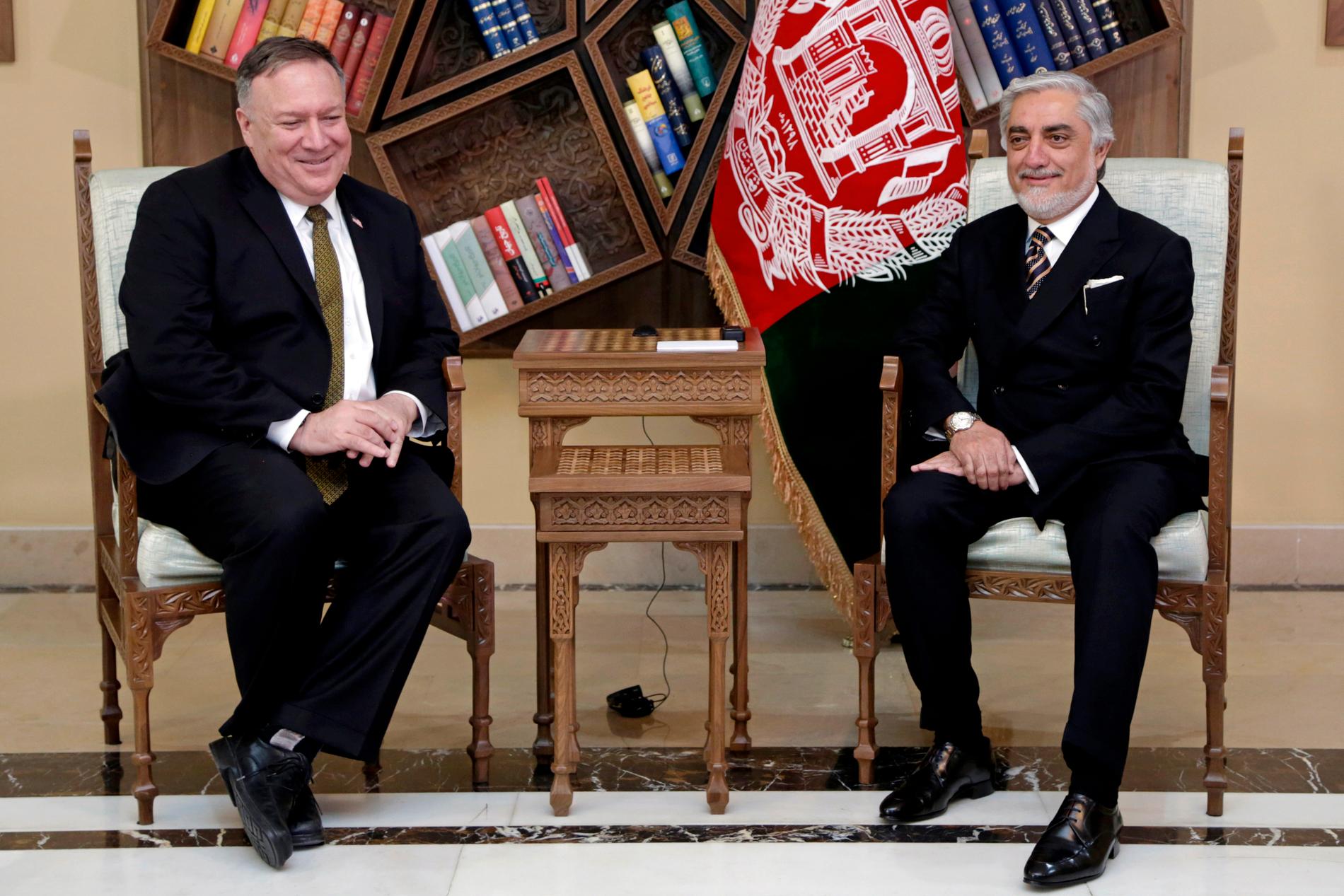 USA utrikesminister Mike Pompeo, här med Abdullah Abdulla i en bild från måndagen.
