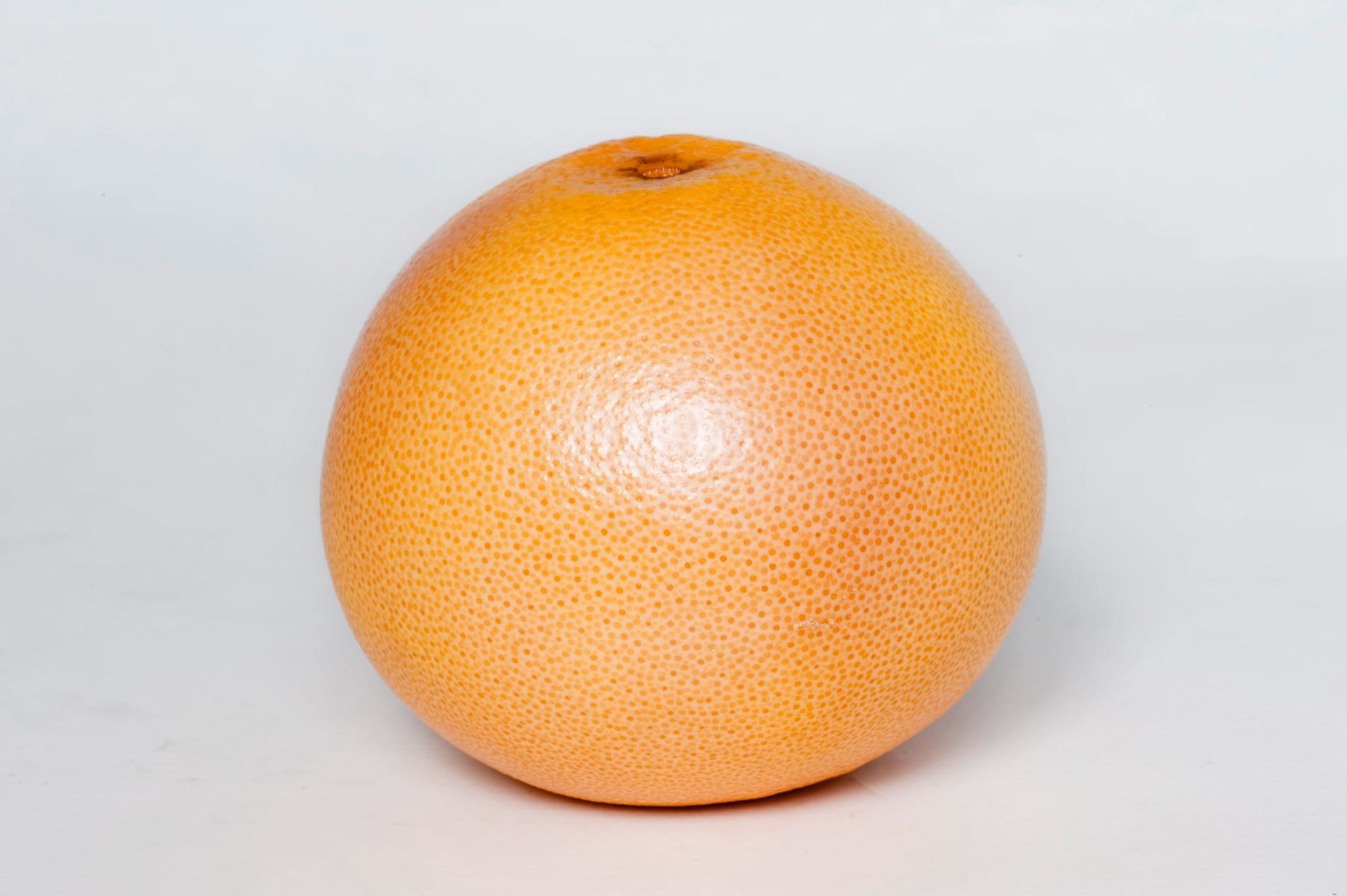 Fostret är stor som en grapefrukt.