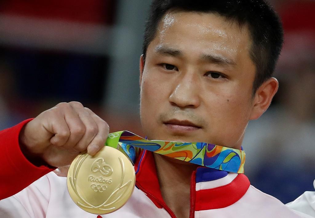 Ri Se-Gwang med sitt OS-guld i gymnastik