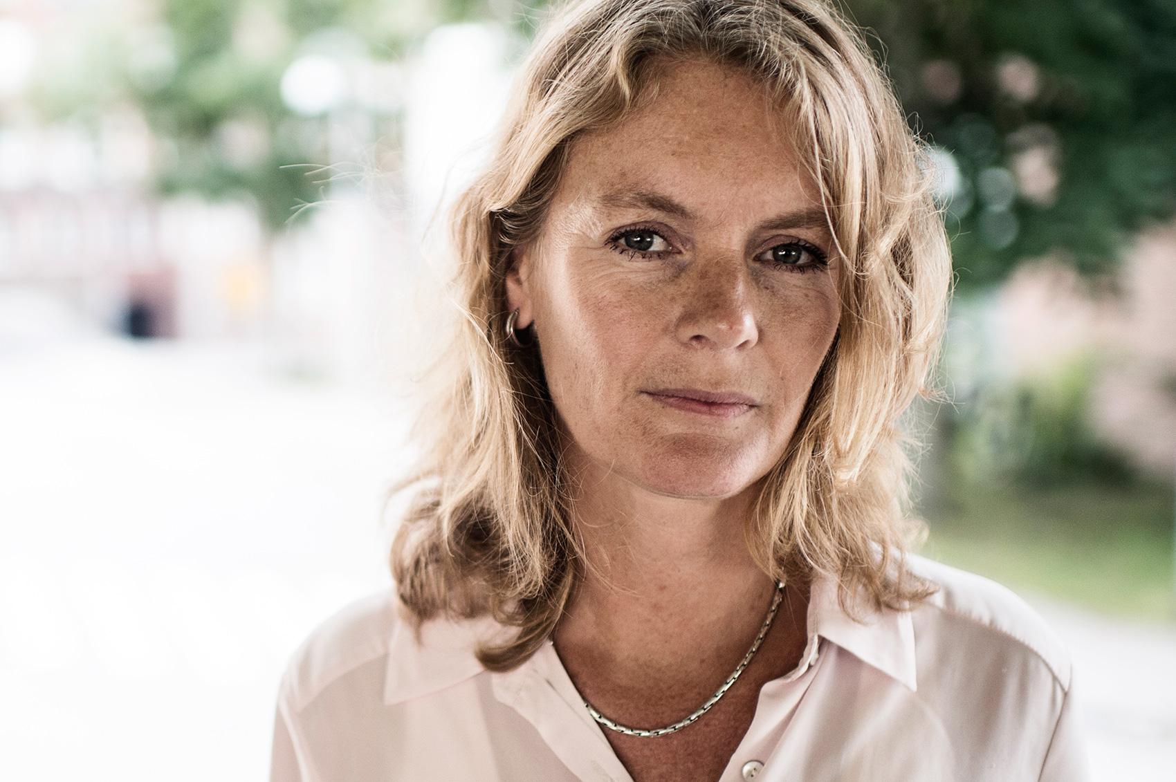 En månad har gått sedan 30-åriga Malin Blom blev påkörd på Södermalm. Nu har hon vaknat ur koman och kan kommunicera med familjen. ”Vi jublade och grät när hon sa ’hej’ första gången”, säger hennes mamma Jenny.
