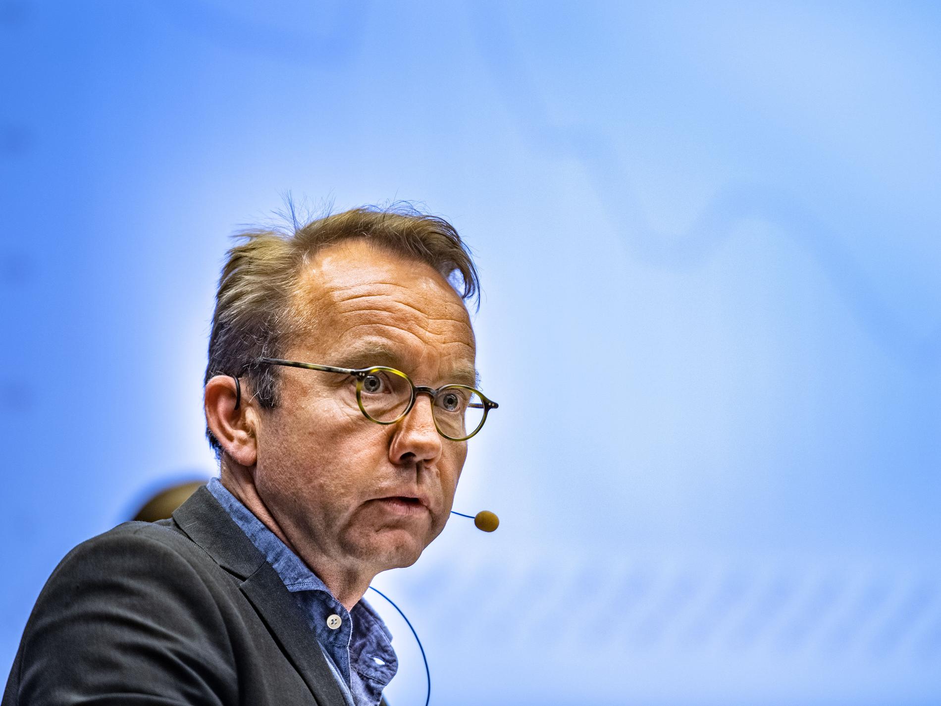 Björn Eriksson, hälso- och sjukvårdsdirektör i region Stockholm, har vädjat till privata vårdbolag om hjälp. 