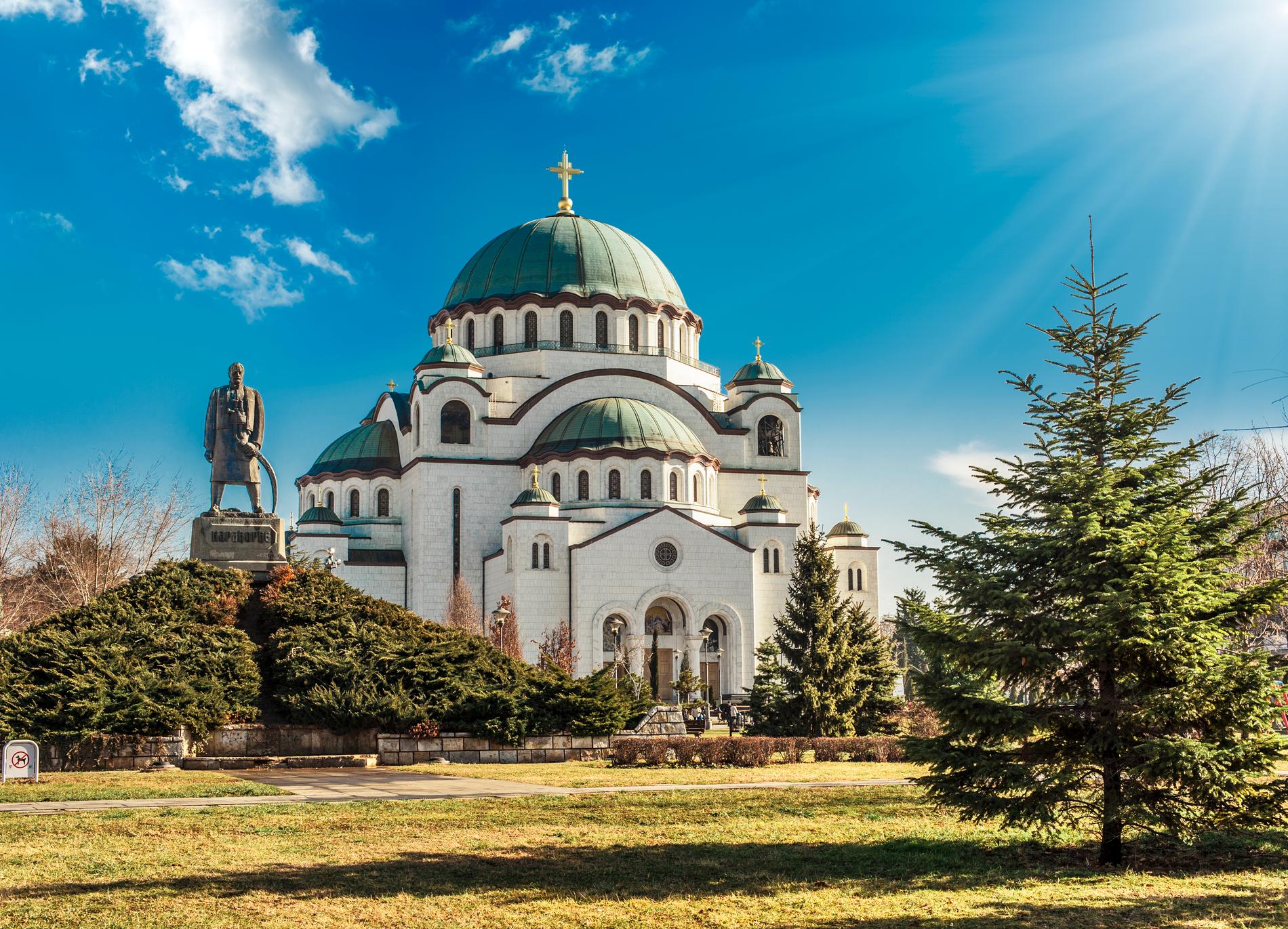Sankt Savas tempel är världens största ortodoxa kyrka. 