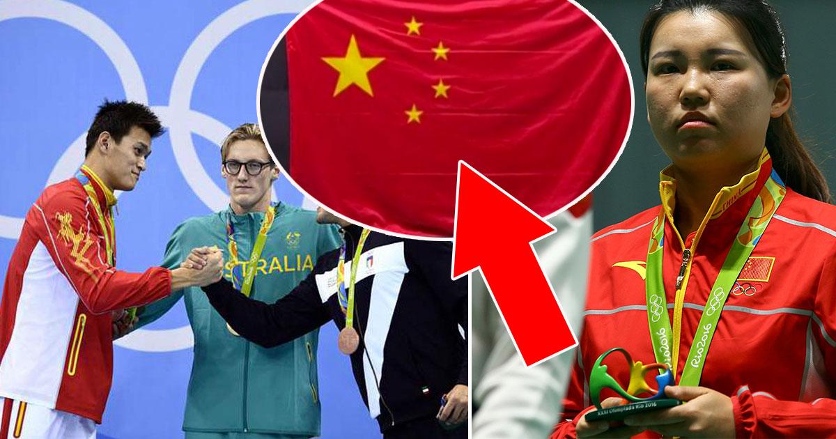 Den felaktiga flaggan ska ha visats såväl på simmaren Sun Yangs prisceremoni som när Zhang Mengxue vann Kinas första guld, i pistol. De små stjärnorna ska vara riktade in mot den stora stjärnans mitt, och inte ligga rakt på samma sätt.