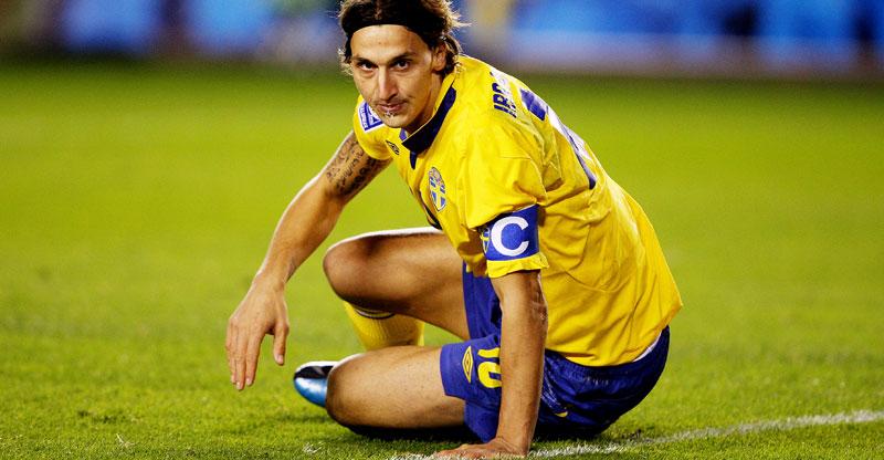 TILLBAKA I BLÅGULT Zlatan Ibrahimovic kommer i morgon berätta att han åter ställer upp för svenska fotbollslandslaget.