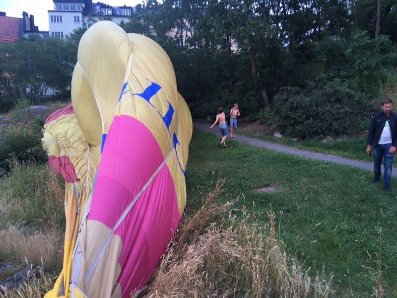 När vindarna vände tvingades luftballongen landa nära bostadshus i Gröndal
