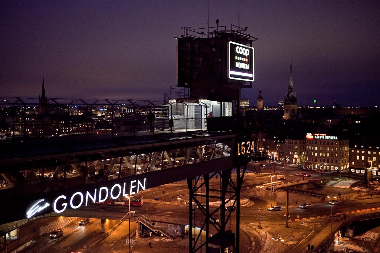 Erik Lallerstedts toppkrog Gondolen i Stockholm, med utsikt över Gamla stan och Strömmen.