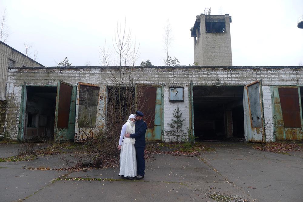 Nina och Marcus valde att gifta sig i Tjernobyl. 