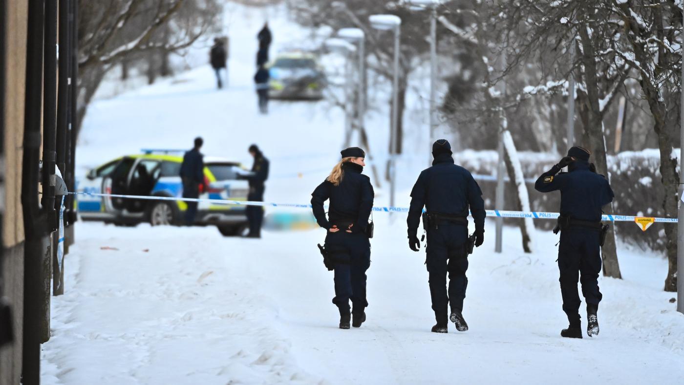 En 21-årig mannen hittades skjuten vid Hyllingegången bakom Tensta gymnasium i feburari i 2021.