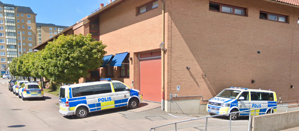  Polisbilar vid Hisingens polisstation i Göteborg har utsatts för skadegörelse. Bilden är från ett annat tillfälle.  