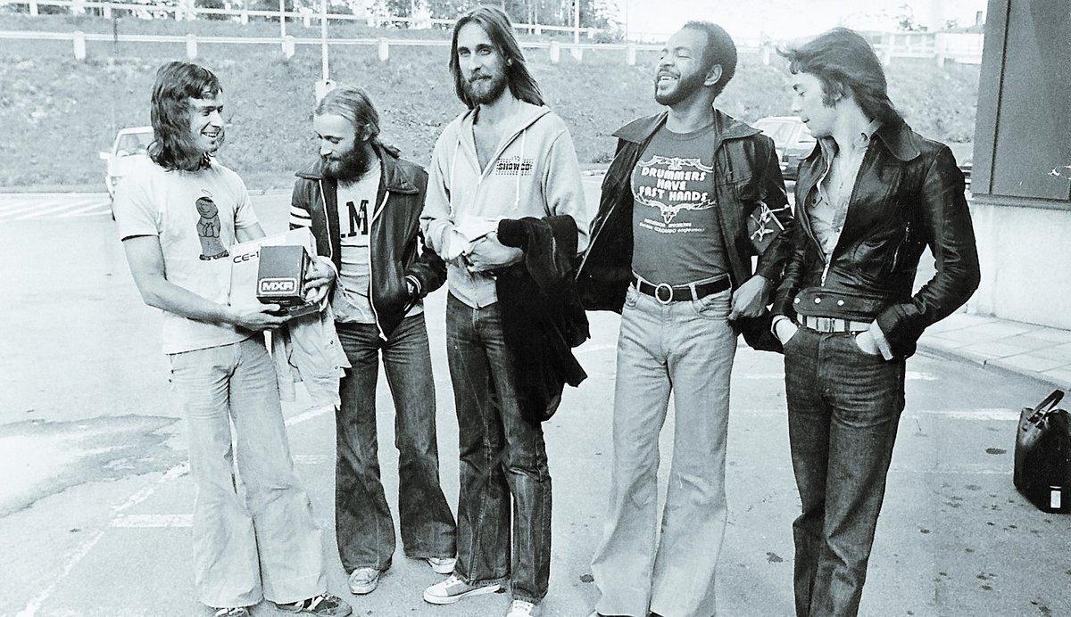 Genesis – Tony Banks, Phill Collins, Mike Rutherford, inhopparen Chester Thompson och Steve Hackett – 1977. Ett av de få proggrockband som Virtanen, trots allt, kommer att komma ihåg.