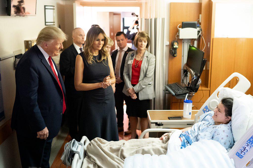 Donald Trump på sjukhuset i Dayton.