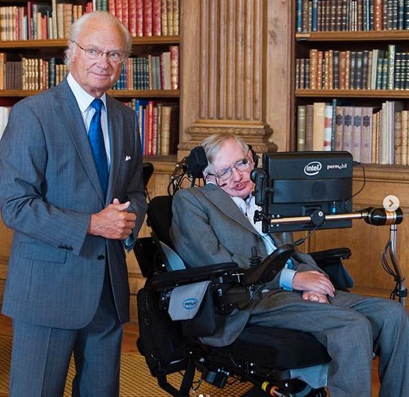 Kung Carl Gustaf träffade Stephen Hawking i augusti 2015.