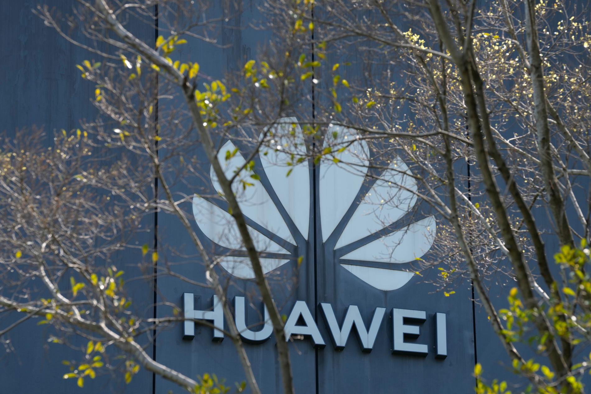 Arkivbild på Huawei-logga. 