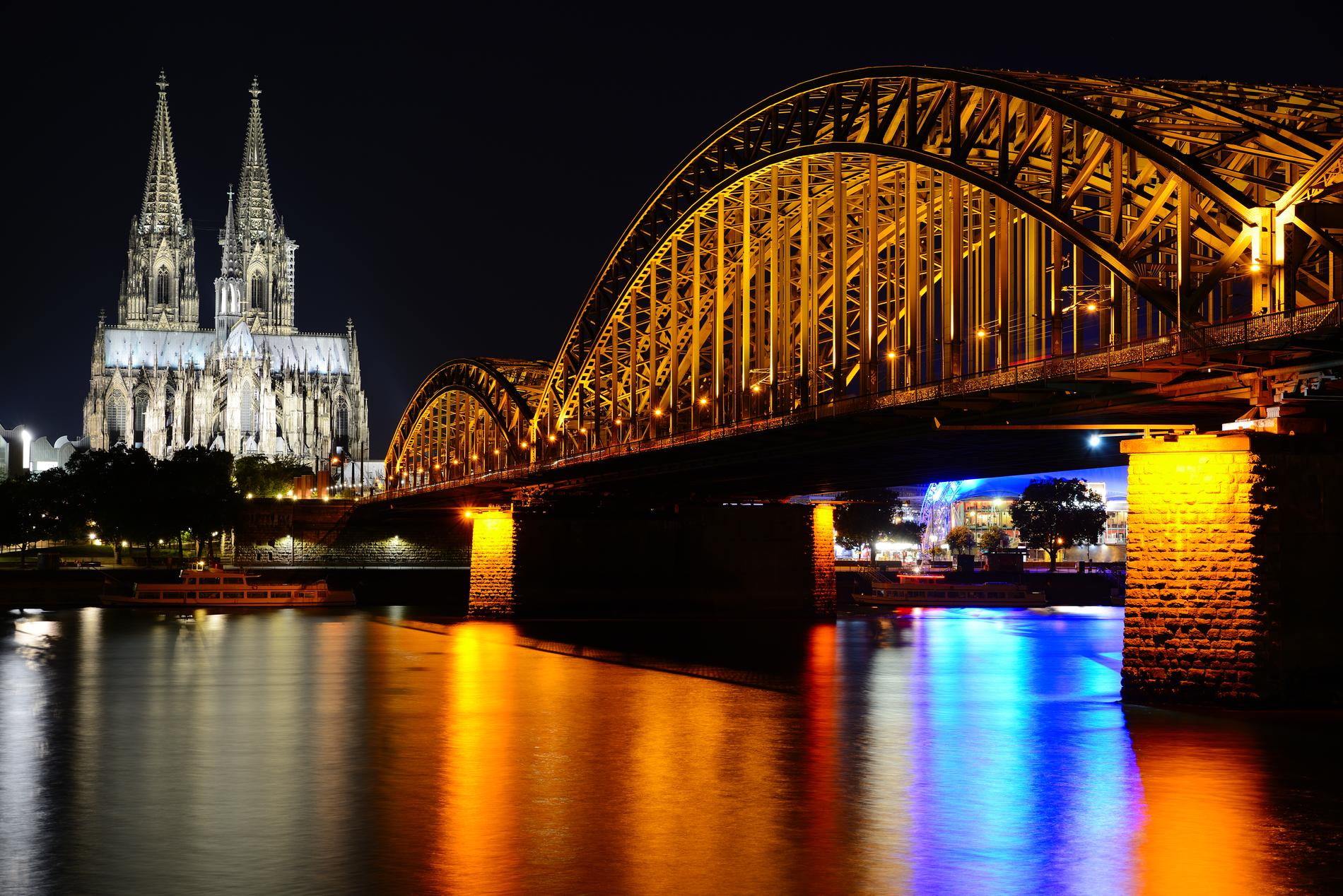 Den första etappen går till Köln, där det finns möjlighet till byte. 
