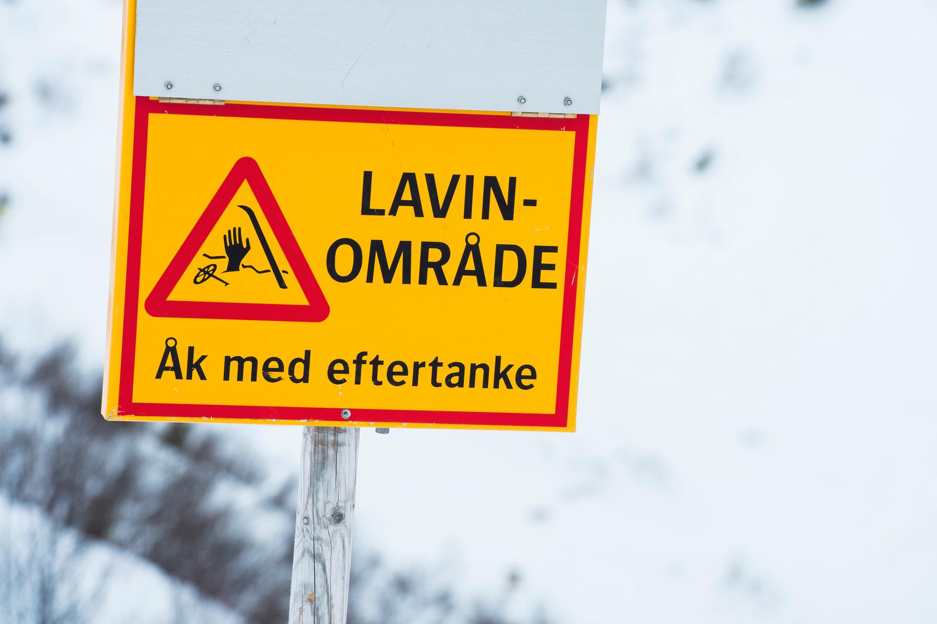 Skylt som varnar för ett lavinområde i Åre. Arkivbild.