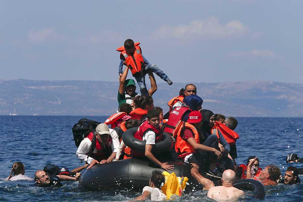 Flyktingar i nöd på Medelhavet.