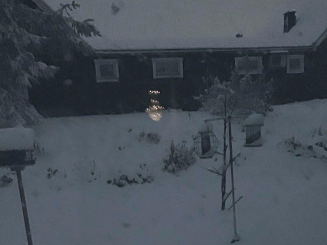 Under måndagen utfärdade SMHI en klass 1 varning för snöfall , vilket kan ge ytterligare några centimeter snö kring Kiruna. 