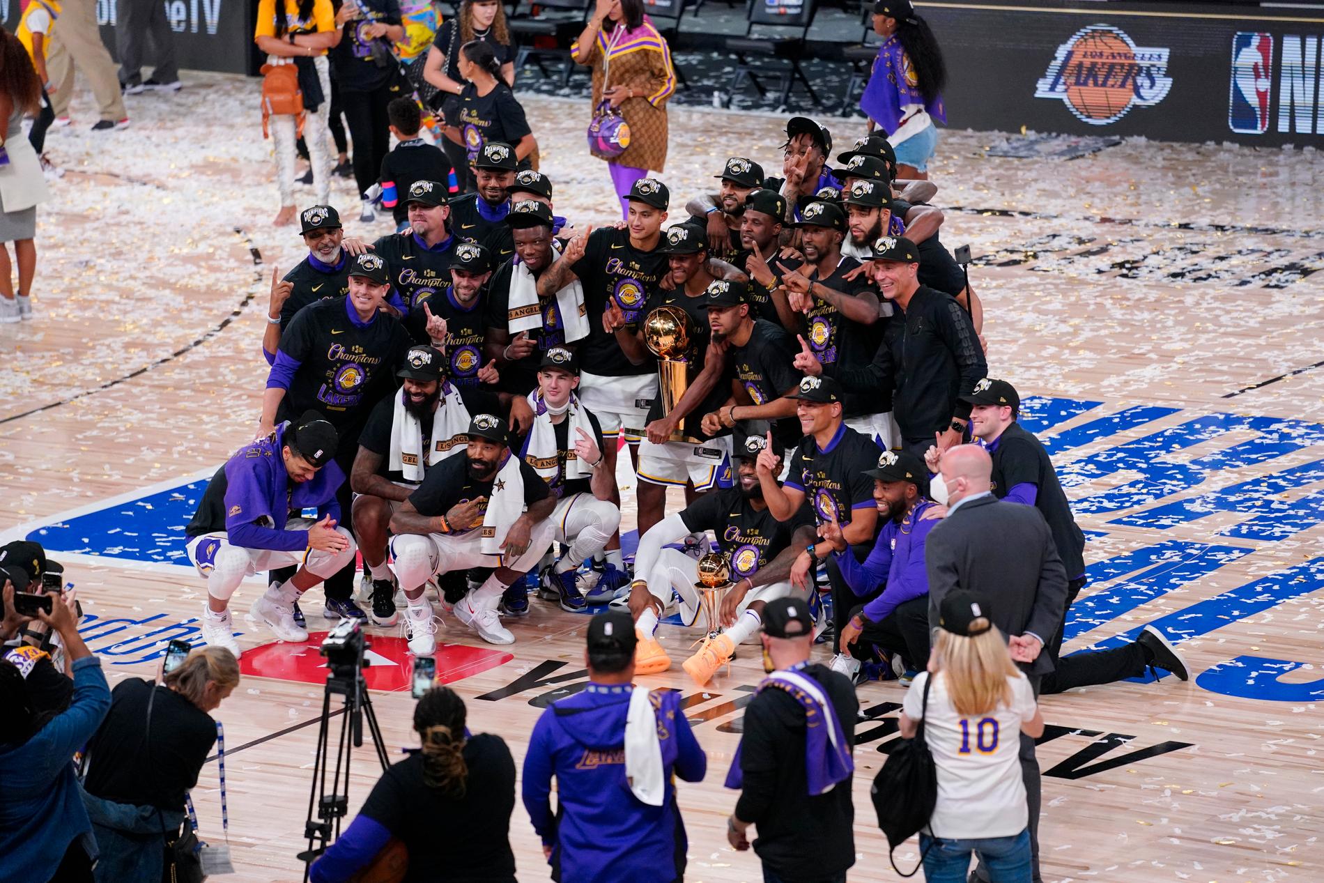 Los Angeles Lakers tog hem NBA-titeln i oktober efter att ha slagit Miami Heat med 4–2 i matcher.