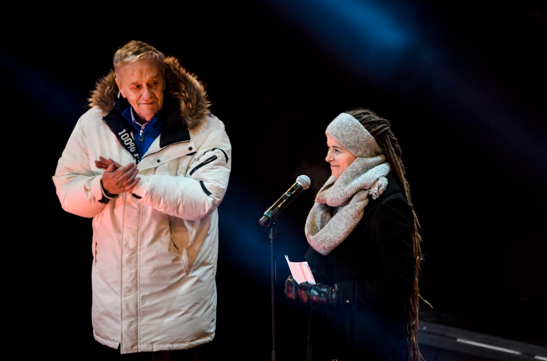Sveriges kulturminister Amanda Lind och Gian-Franco Kasper, ordförande i FIS, under invigningen av alpina VM 2019 i Åre