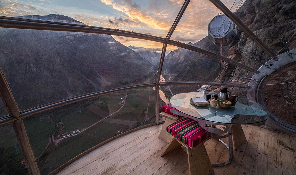 Ett vardagsrum av glas i Sacred Valley i Peru.