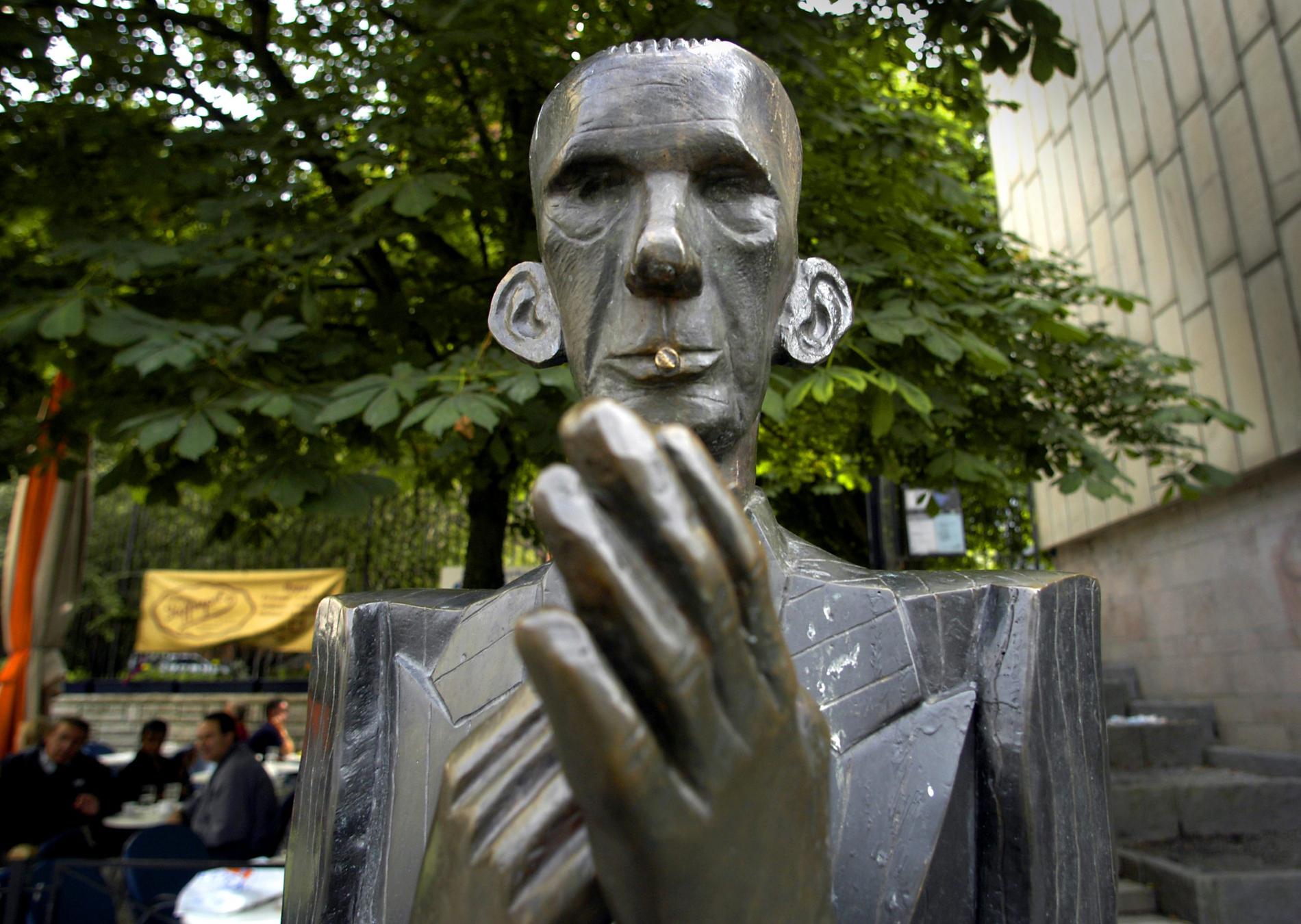 Staty av Nils Ferlin i Stockholm.