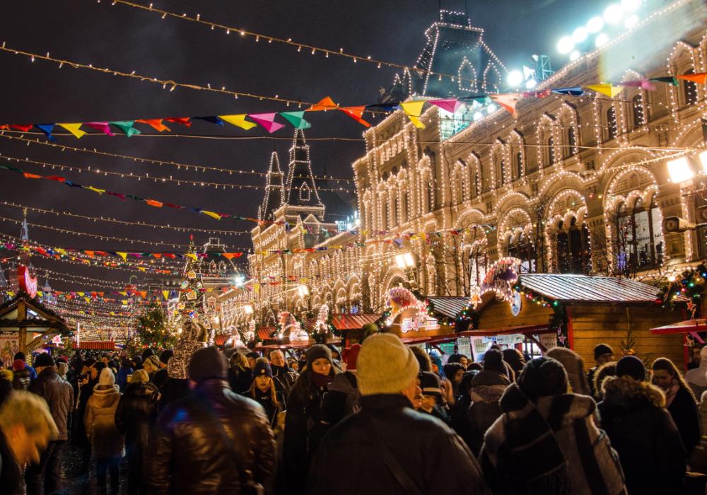 Julmarknad på Röda Torget i Moskva