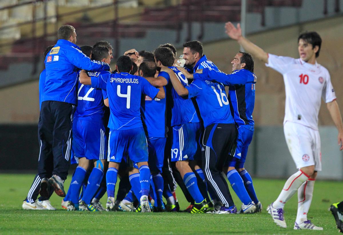Grekland är klara för EM efter seger mot Georgien med 2–1.