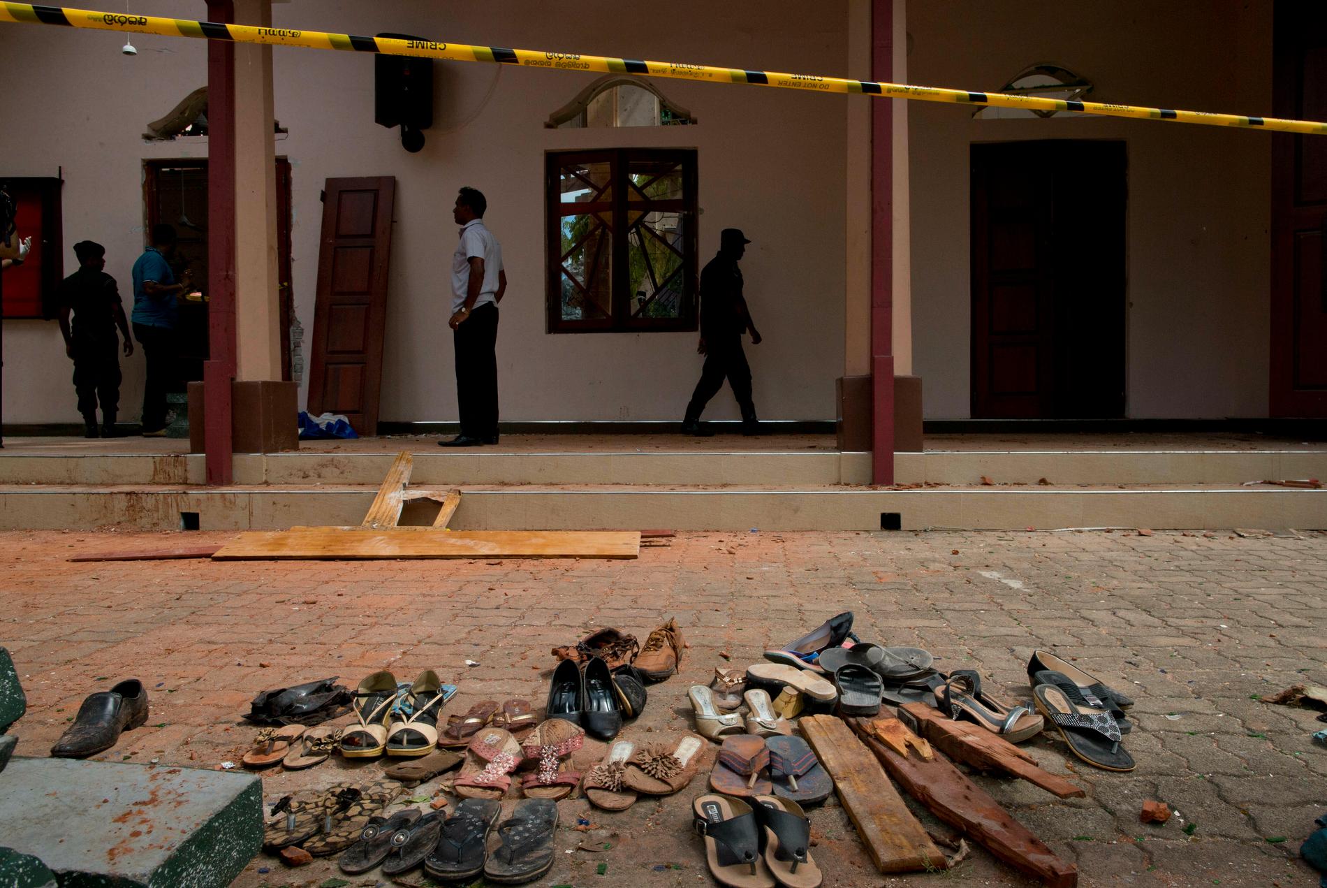 Skor och personliga tillhörigheter till offren har samlats ihop i närheten av St Sebastian Church. 