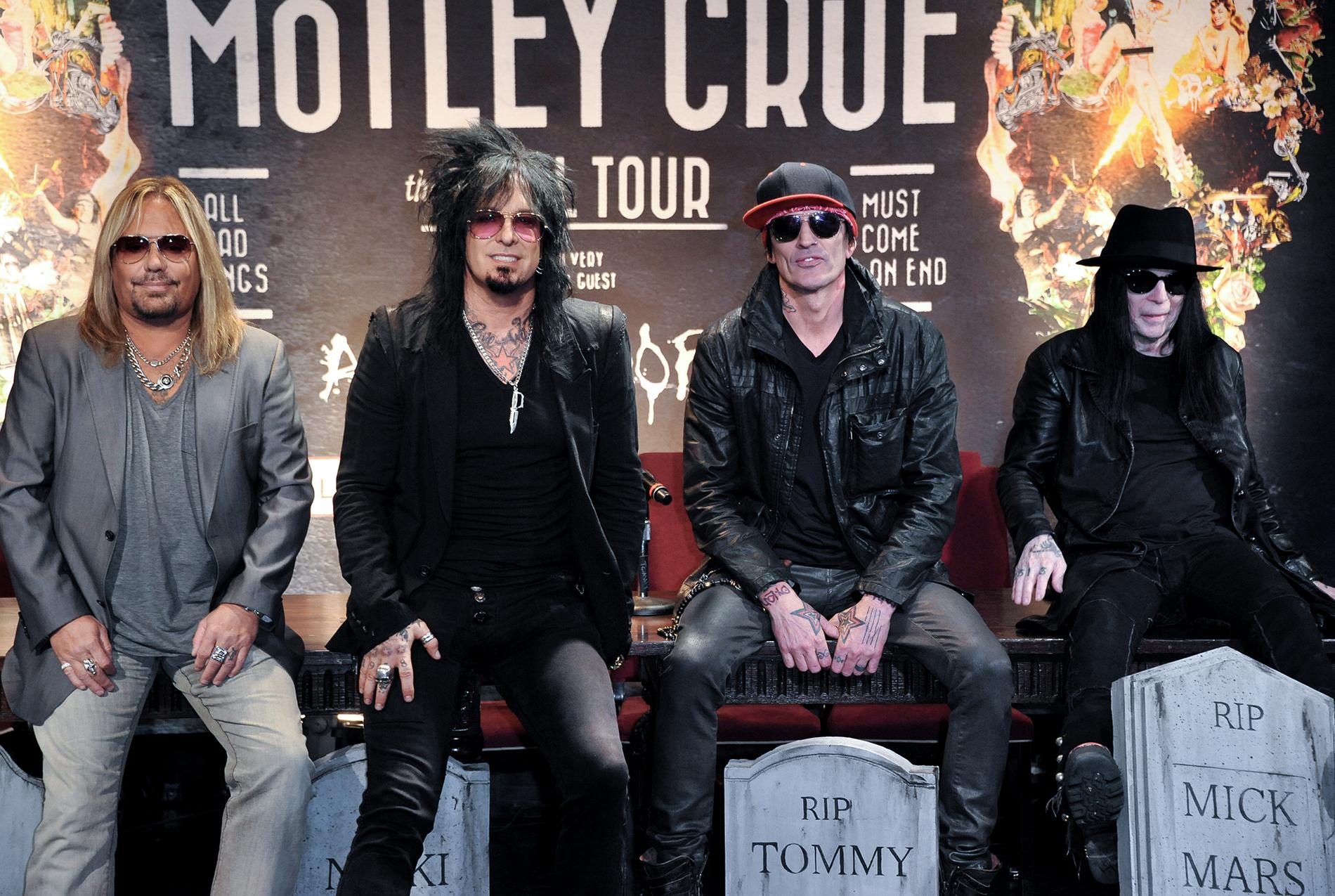 Mötley Crüe vid presskonferensen där de avslöjade att de inte skulle turnéra mer.