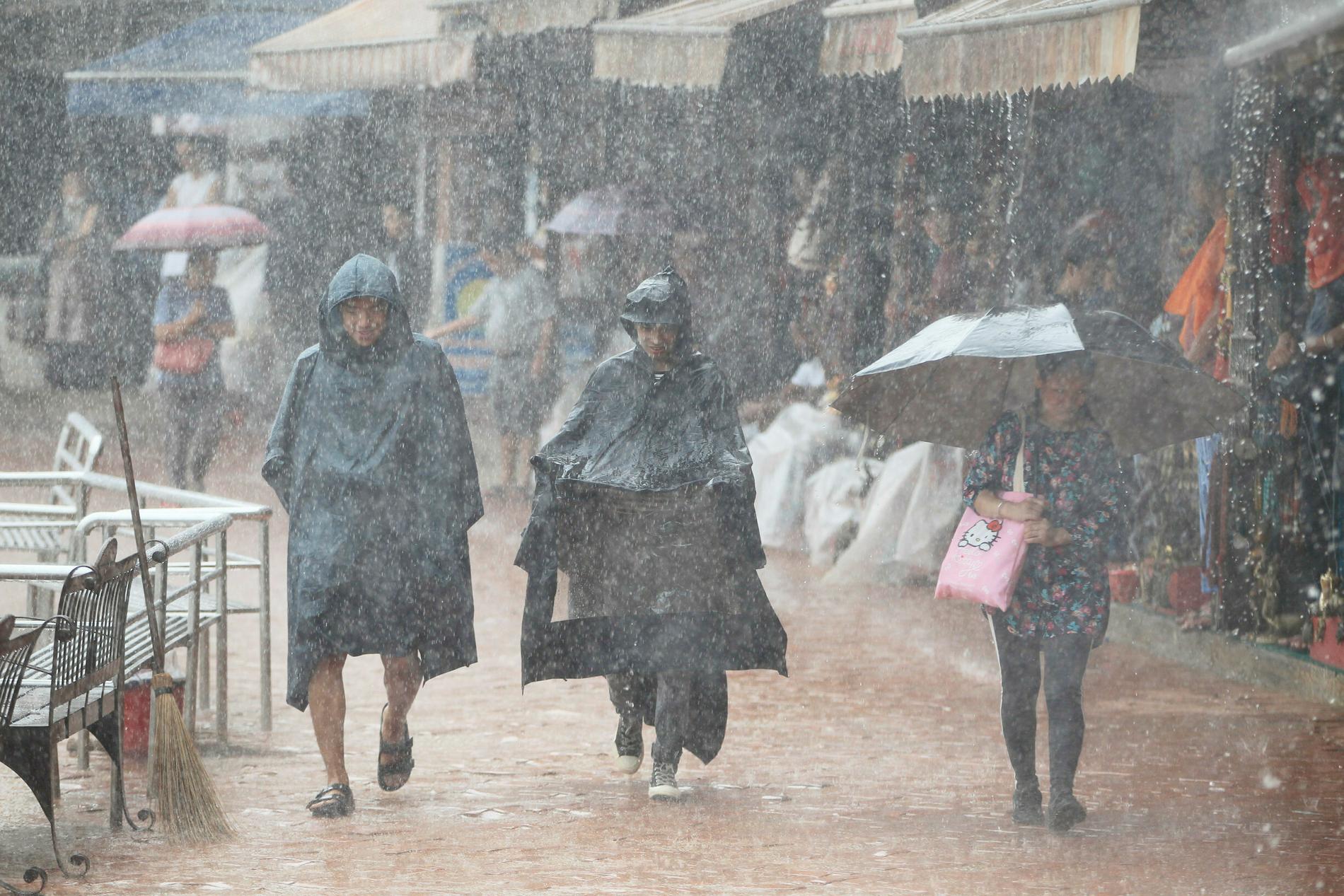 Årets kraftiga monsunregn i Nepal har krävt över 100 liv. Bilden är tagen i huvudstaden Katmandu i fjol.