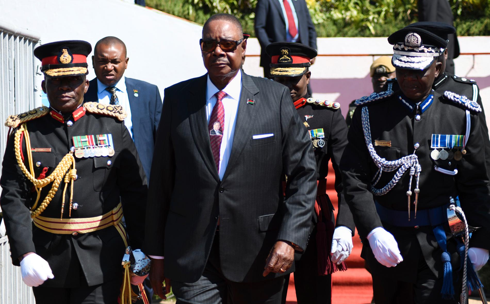 Peter Mutharika under ceremonin i maj i fjol då han för andra gången svors in som Malawis president.