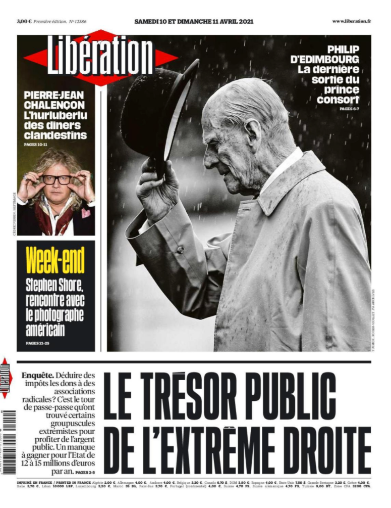 Även utomlands får nyheten om prinsens död plats på förstasidorna. Här i franska Libération: ”Philip av Edinburgh, hans sista sorti”. 