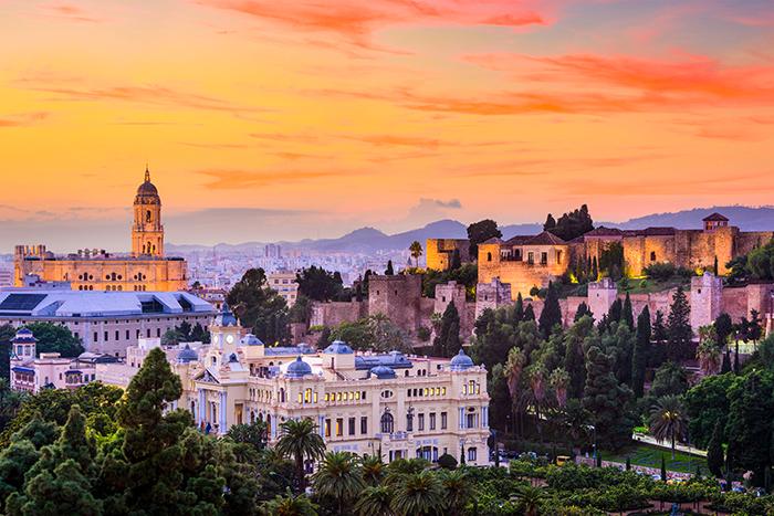 Årets mest populära resemål för en weekend, det är Malaga i Spanien.