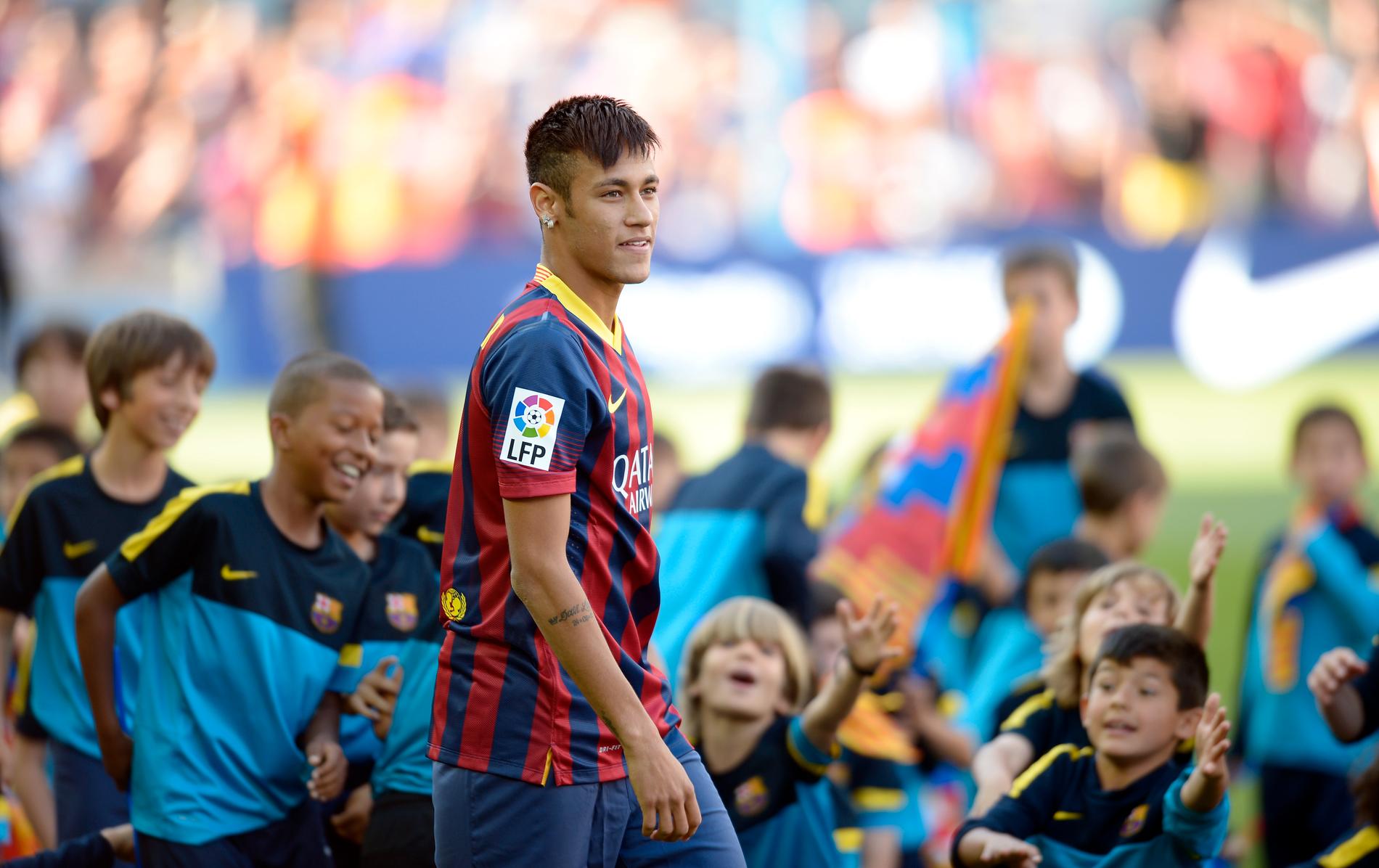 Neymar vid övergången till Barcelona.