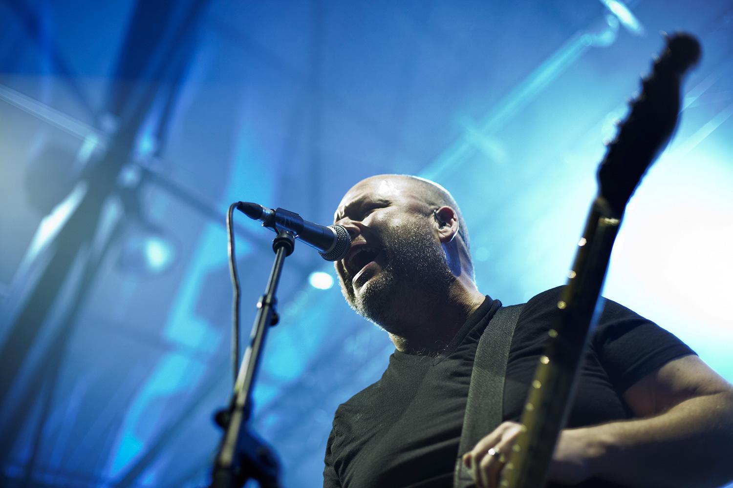 Snabba svängar Black Francis i Pixies slungar sig från hardcorepunkiga vrål till söt pop.