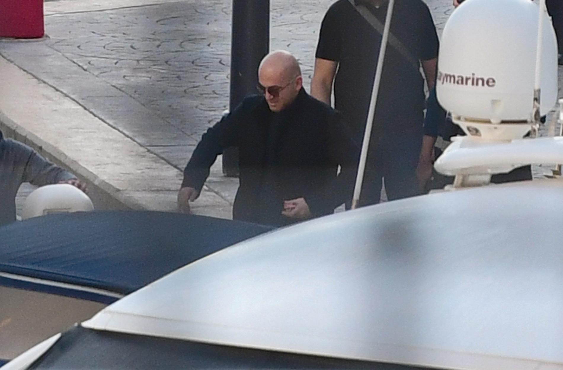 Den gripne maltesiske affärsmannen Yorgen Fenech var närvarande när polisen genomsökte hans båt på fredagen.