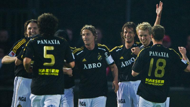 FULL POTT AIK har imponerat i inledningen av allsvenskan. I går kom andra raka 1–0-segern efter mål av argentinaren Ivan Óbolo (trea från höger)