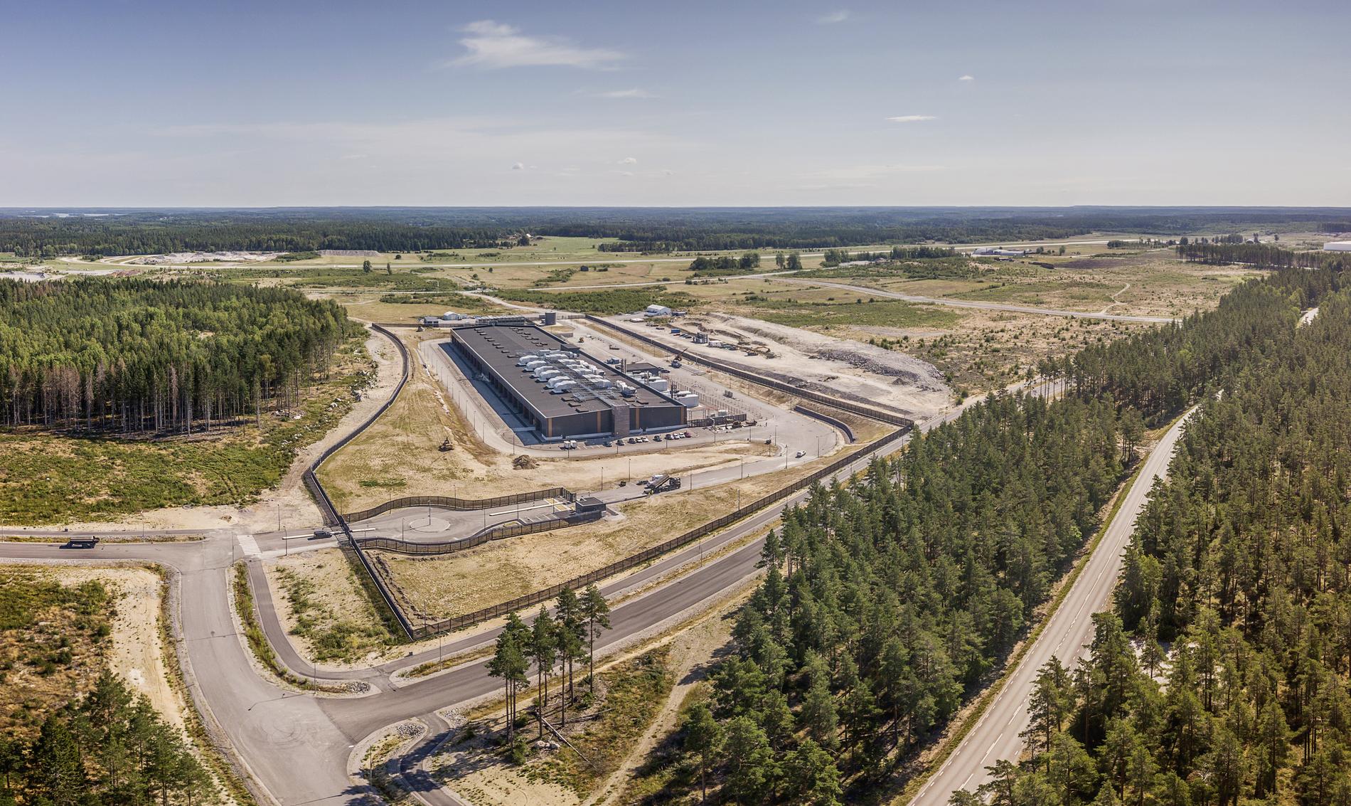 Amazon web services serverhall i Kjula utanför Eskilstuna. Här syns första hallen av tre innan anläggningen är färdig.