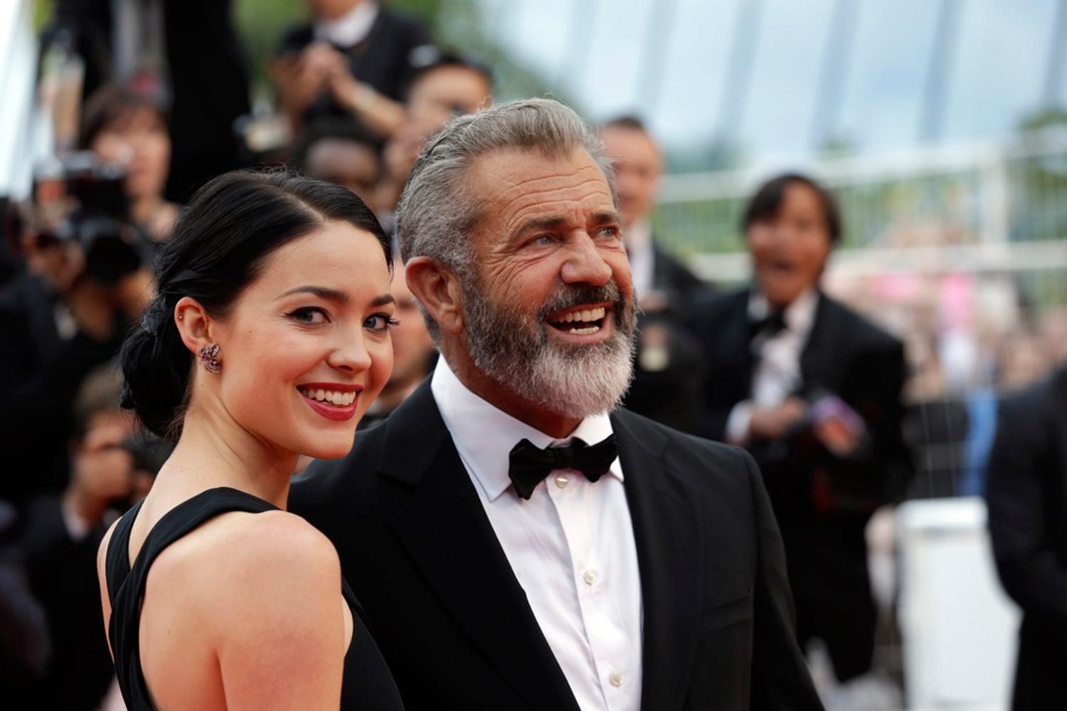Mel Gibson och flickvännen Rosalind Ross väntar barn.