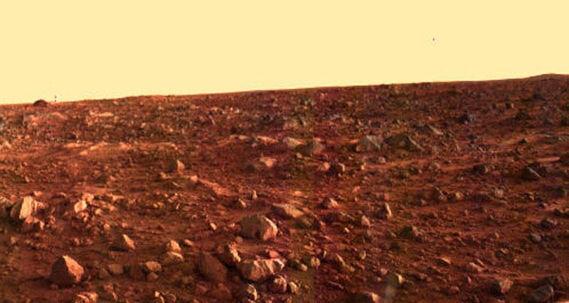 Marsyta  Mars kallas för "den röda planeten". Den har döpts efter den romerska krigsguden Ares (på latin: Mars). Nu vill forskare ta reda på om det finns liv på Mars.