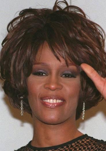 Whitney Houston är kusin med den gripna sångstjärnan.